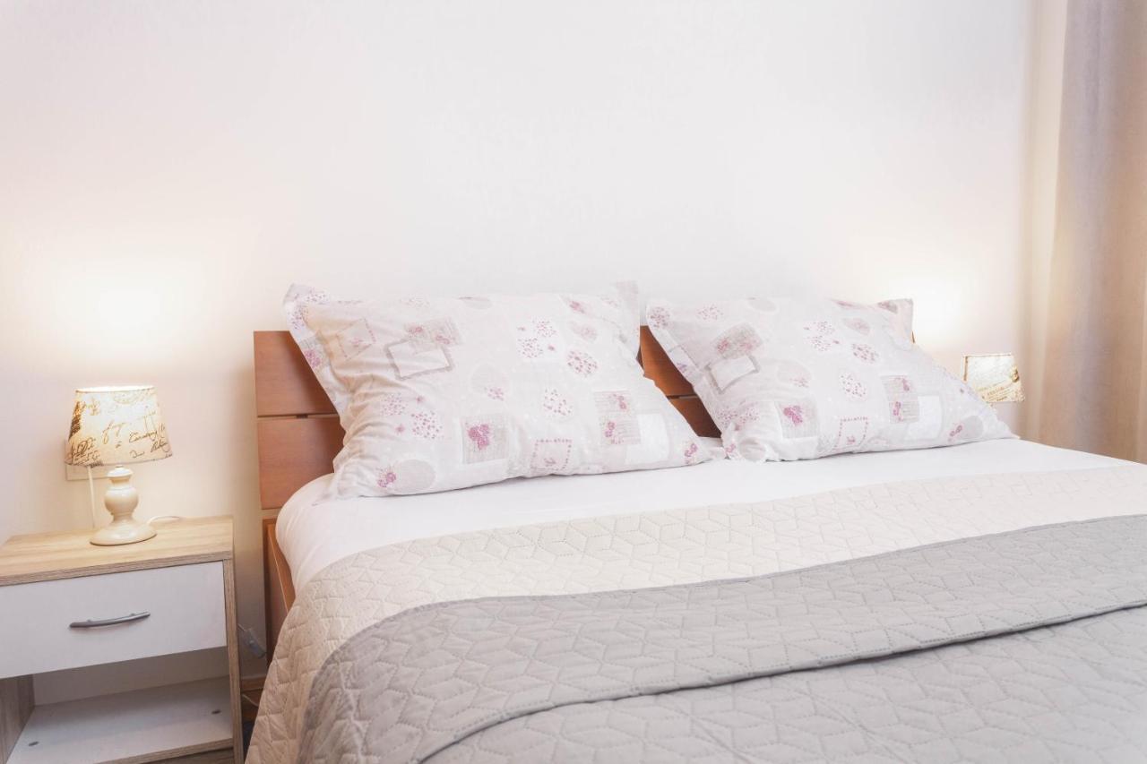 Apartments Maras Makarska Room photo